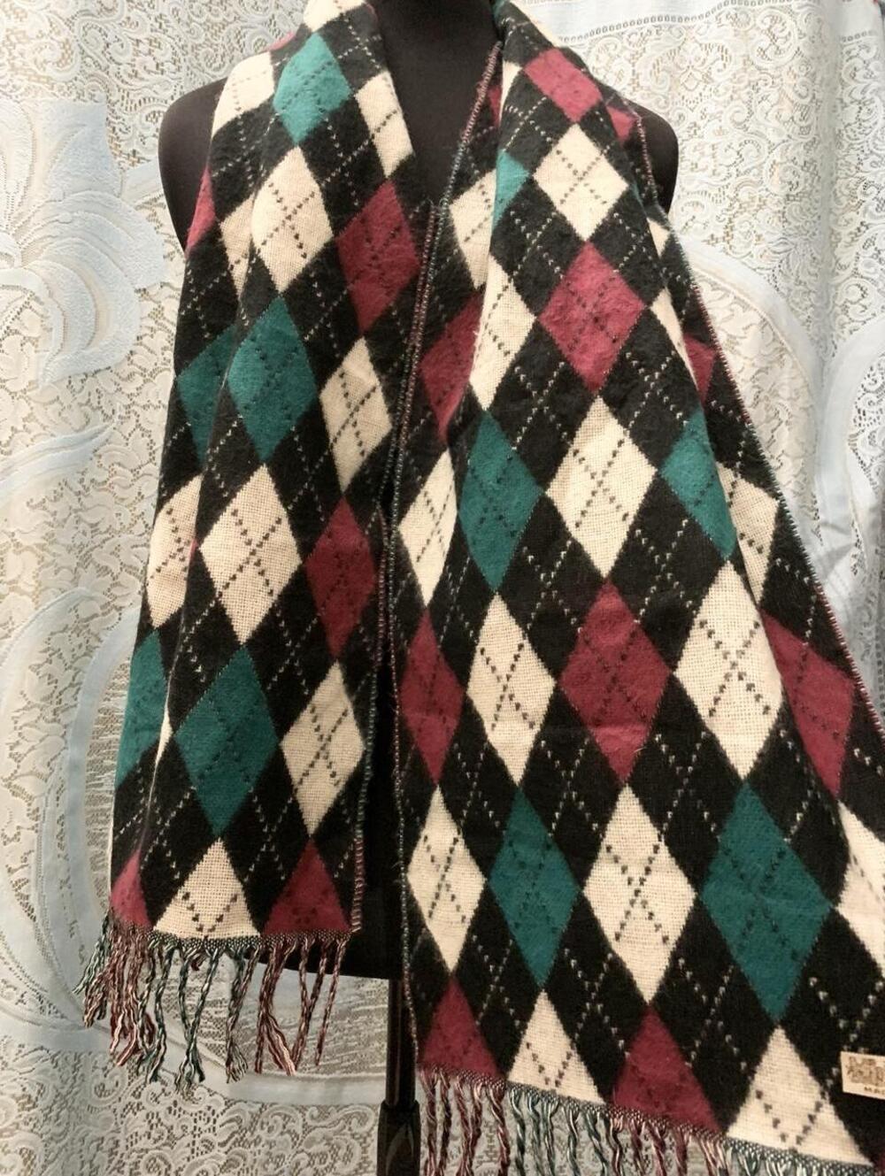 100% Cashmere Argyle Scarf